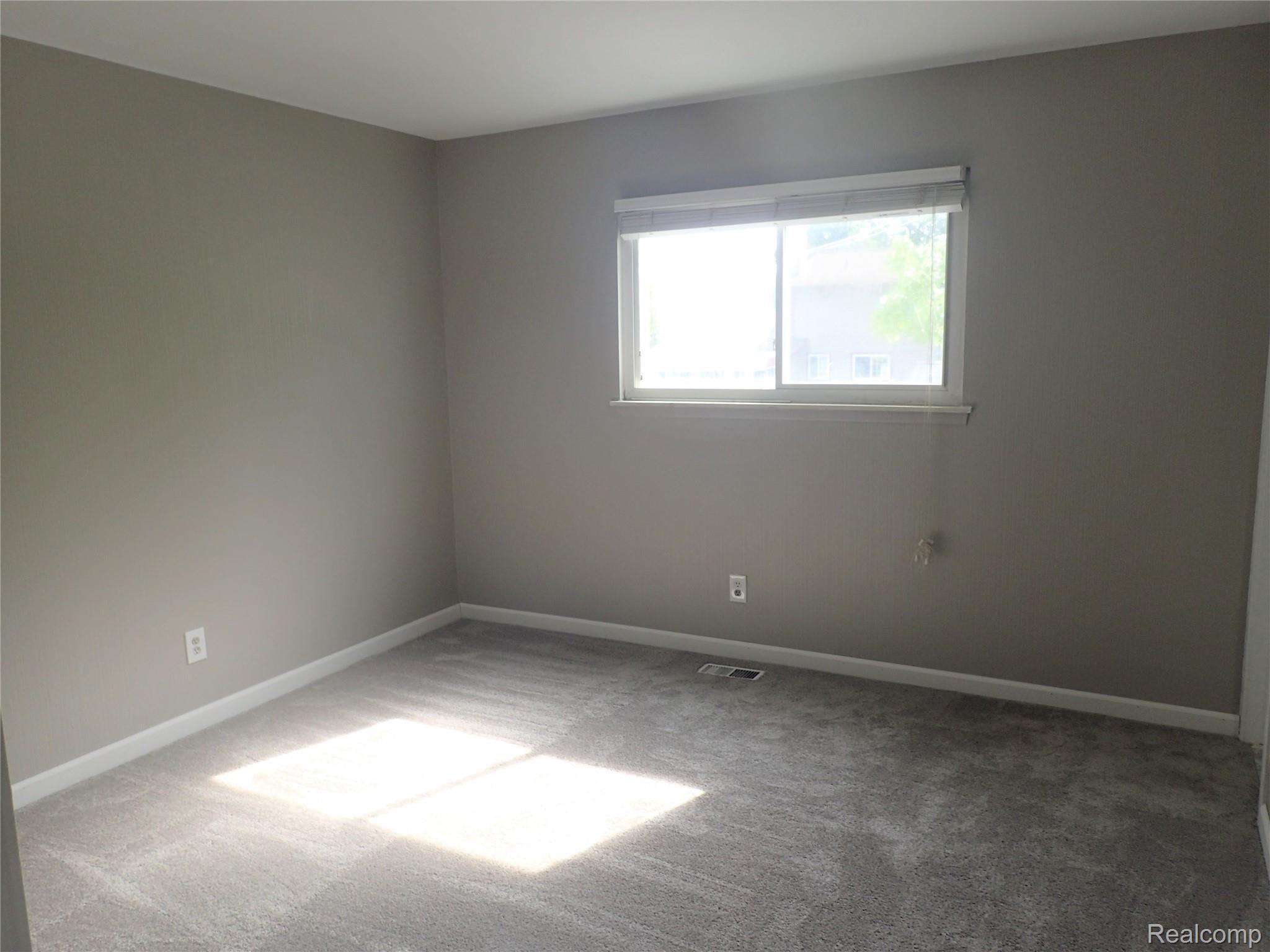661 Hamlet Road Auburn Hills, MI 48326 - Photo 17 of 34 MASTER BEDROOM