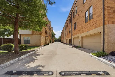 $599,000 | 644 East Bluff Street, Fort Worth, TX 76102