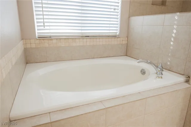 $2,895 | 9509 Gainey Ranch Avenue, Las Vegas, NV 89147