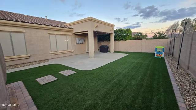 $2,095 | 17591 West Dahlia Drive, Surprise, AZ 85388