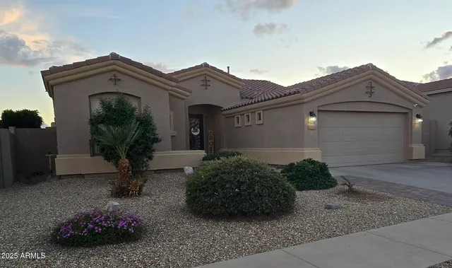 $2,095 | 17591 West Dahlia Drive, Surprise, AZ 85388