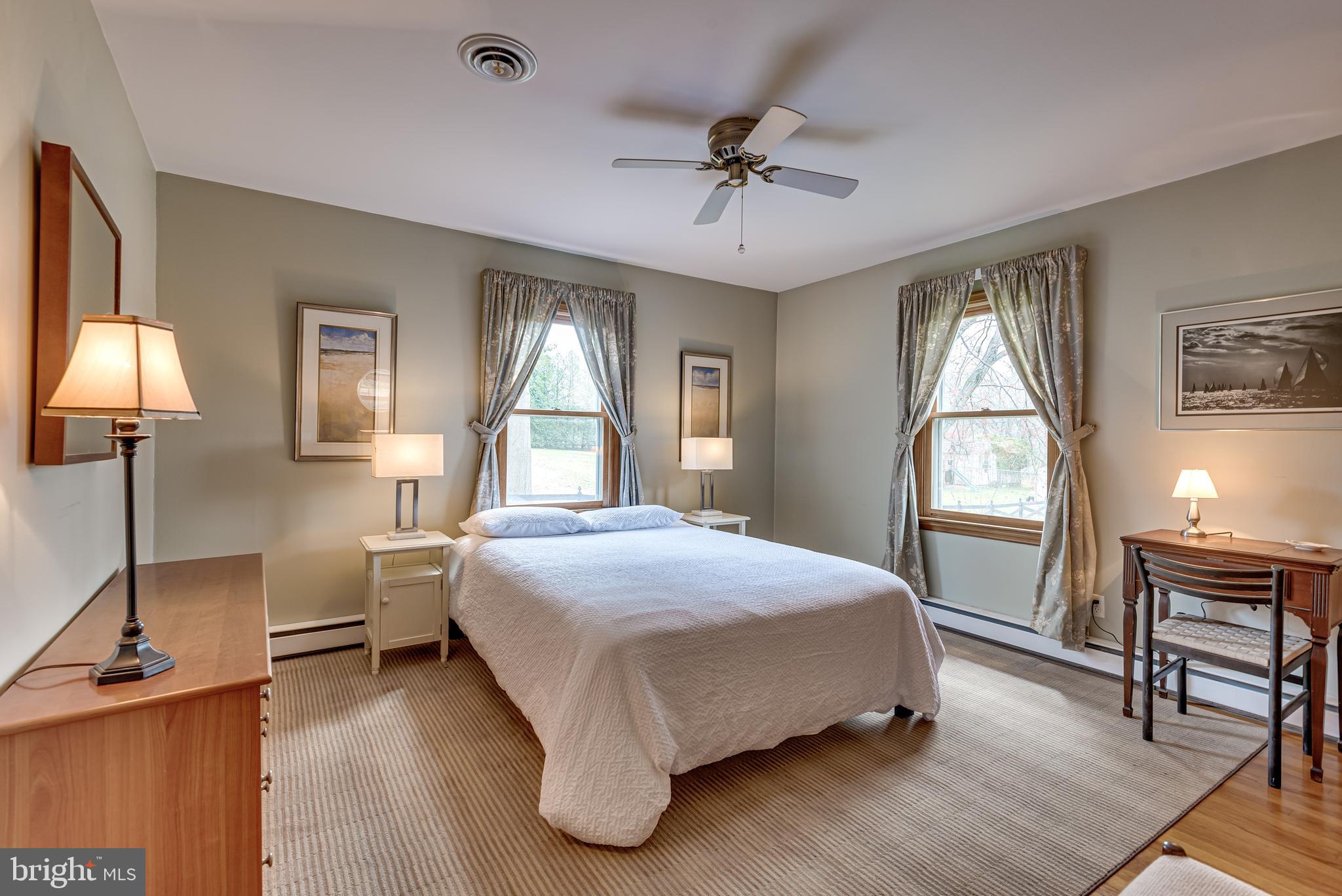 683 Wf King Road Annapolis, MD 21403 - Photo 11 of 49 First floor primary bedroom