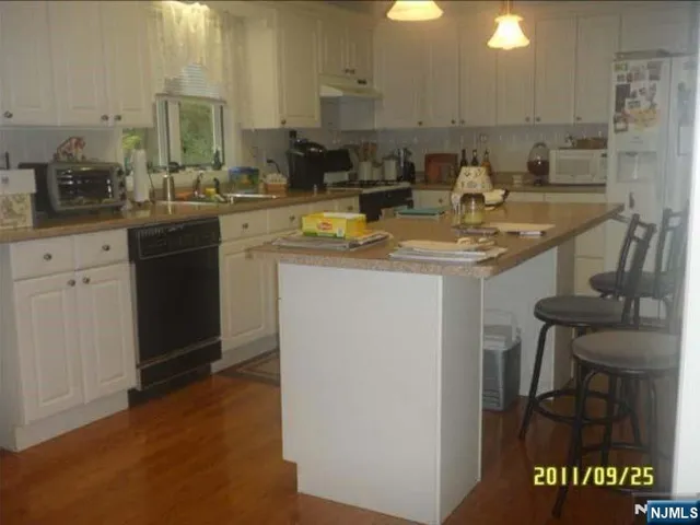 $4,500 | 294 Buttonwood Drive, Paramus, NJ 07652