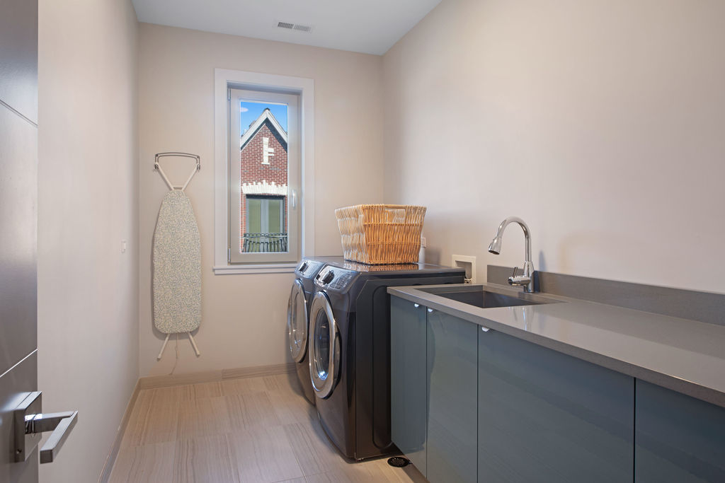 1606 Elliott Street Park Ridge, IL 60068 - Photo 27 of 36 a utility room with closet and mirror