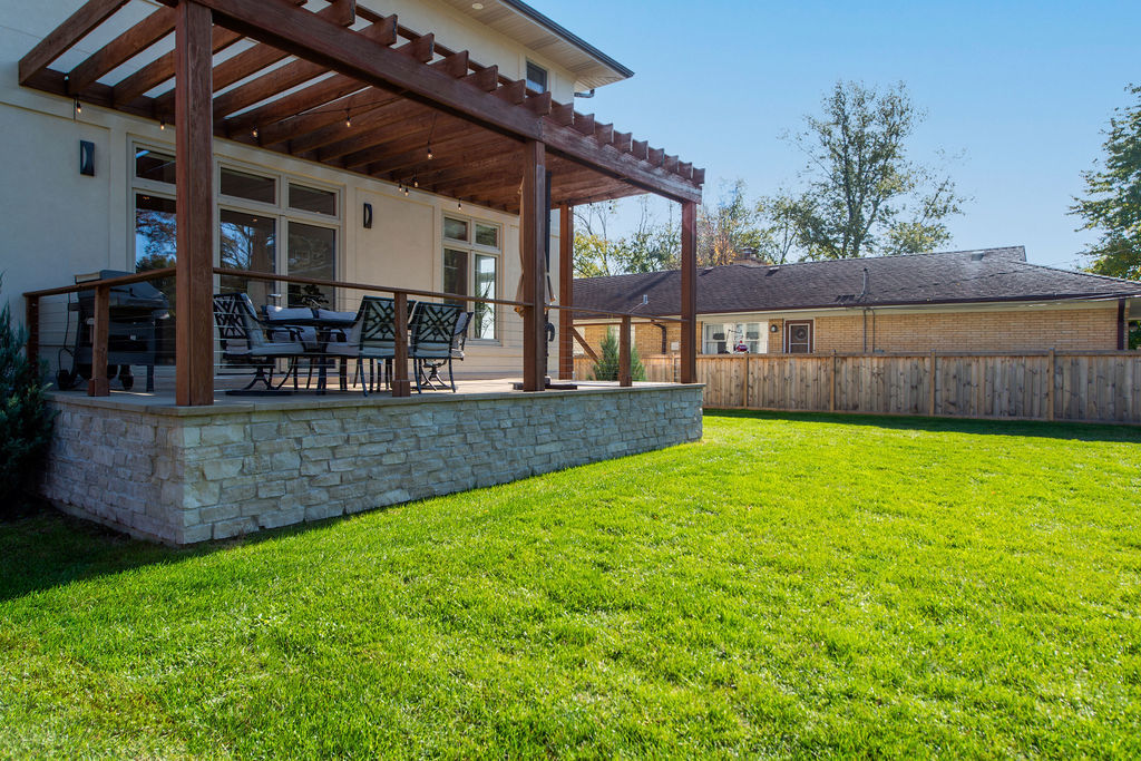 1606 Elliott Street Park Ridge, IL 60068 - Photo 36 of 36 a view of a backyard with a garden and plants