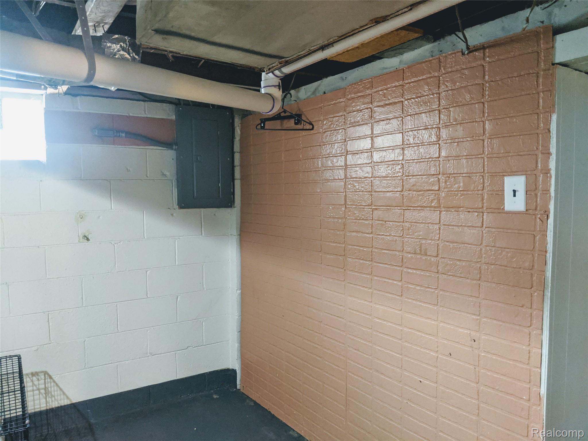 6627 Pelham Road Allen Park, MI 48101 - Photo 26 of 34 Dry basement with lots of storage
