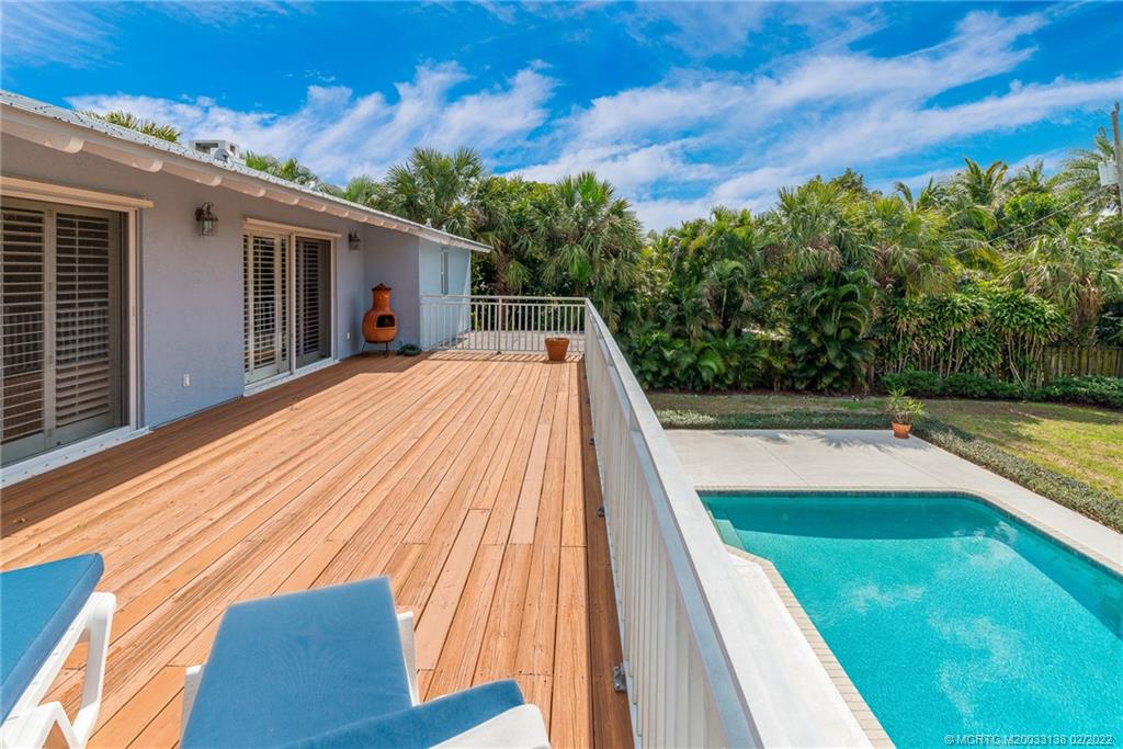 9 Middle Road Stuart, FL 34996 - Photo 11 of 32 a view of swimming pool with a backyard