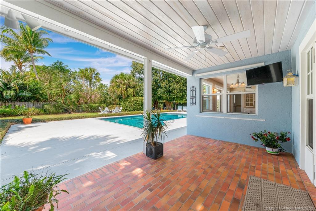 9 Middle Road Stuart, FL 34996 - Photo 19 of 32 a house view with a garden space