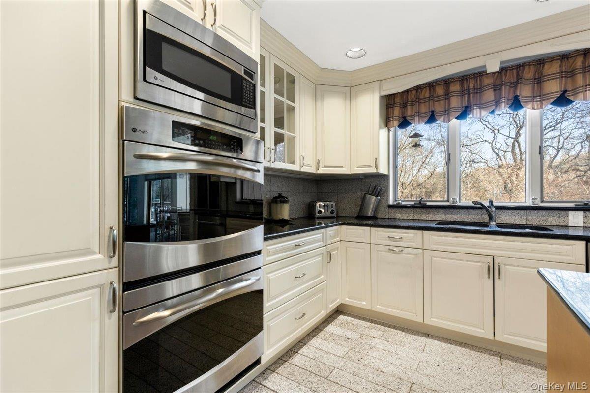 29 Captain Theale Road Bedford, NY 10506 - Photo 15 of 38