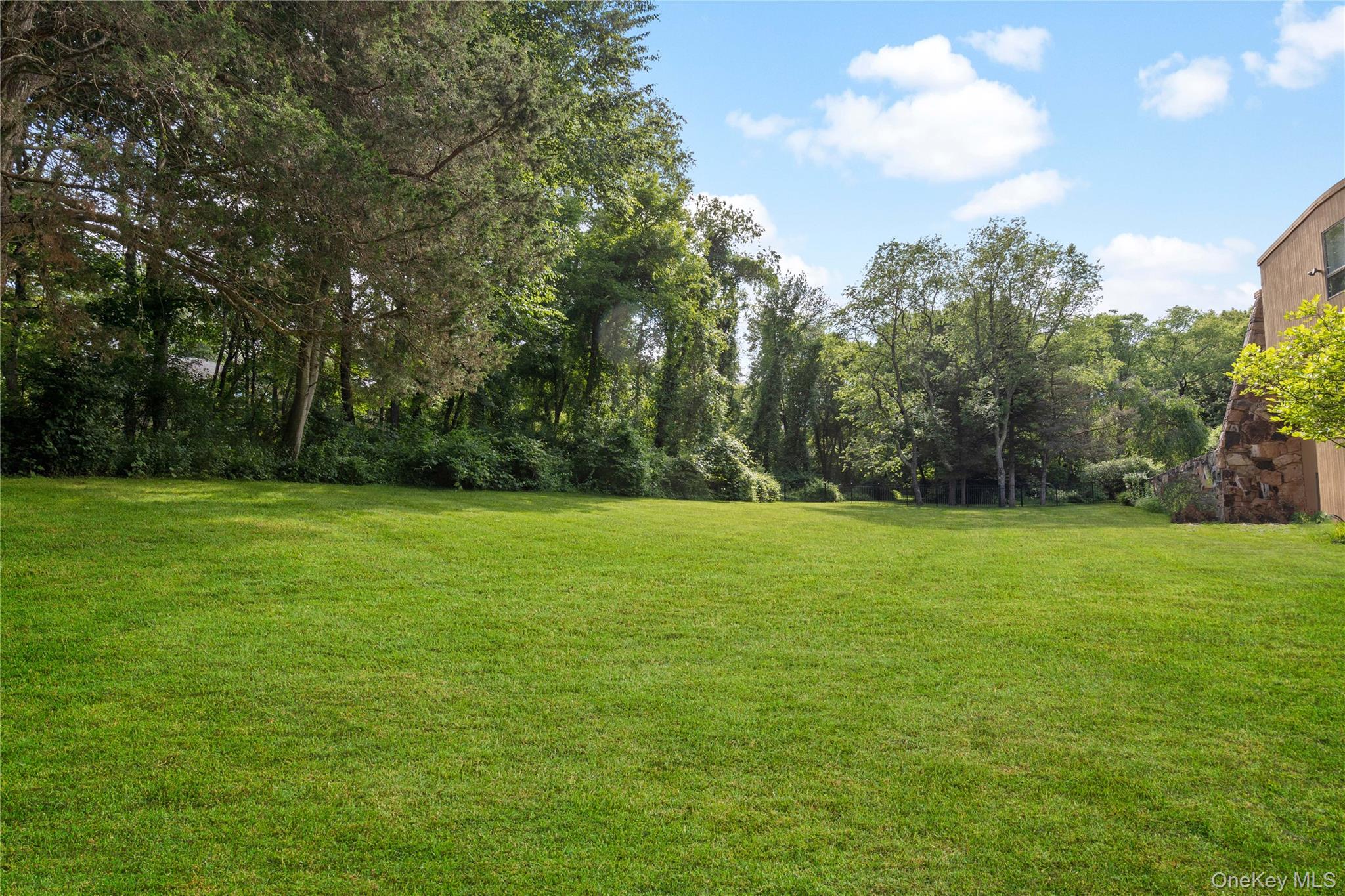 29 Captain Theale Road Bedford, NY 10506 - Photo 4 of 38