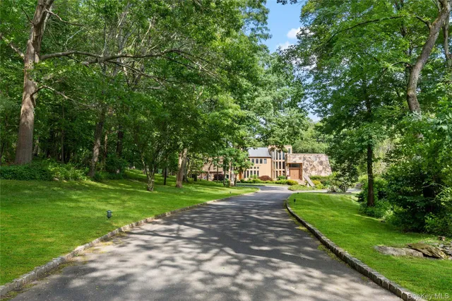 $2,250,000 | 29 Captain Theale Road, Bedford, NY 10506