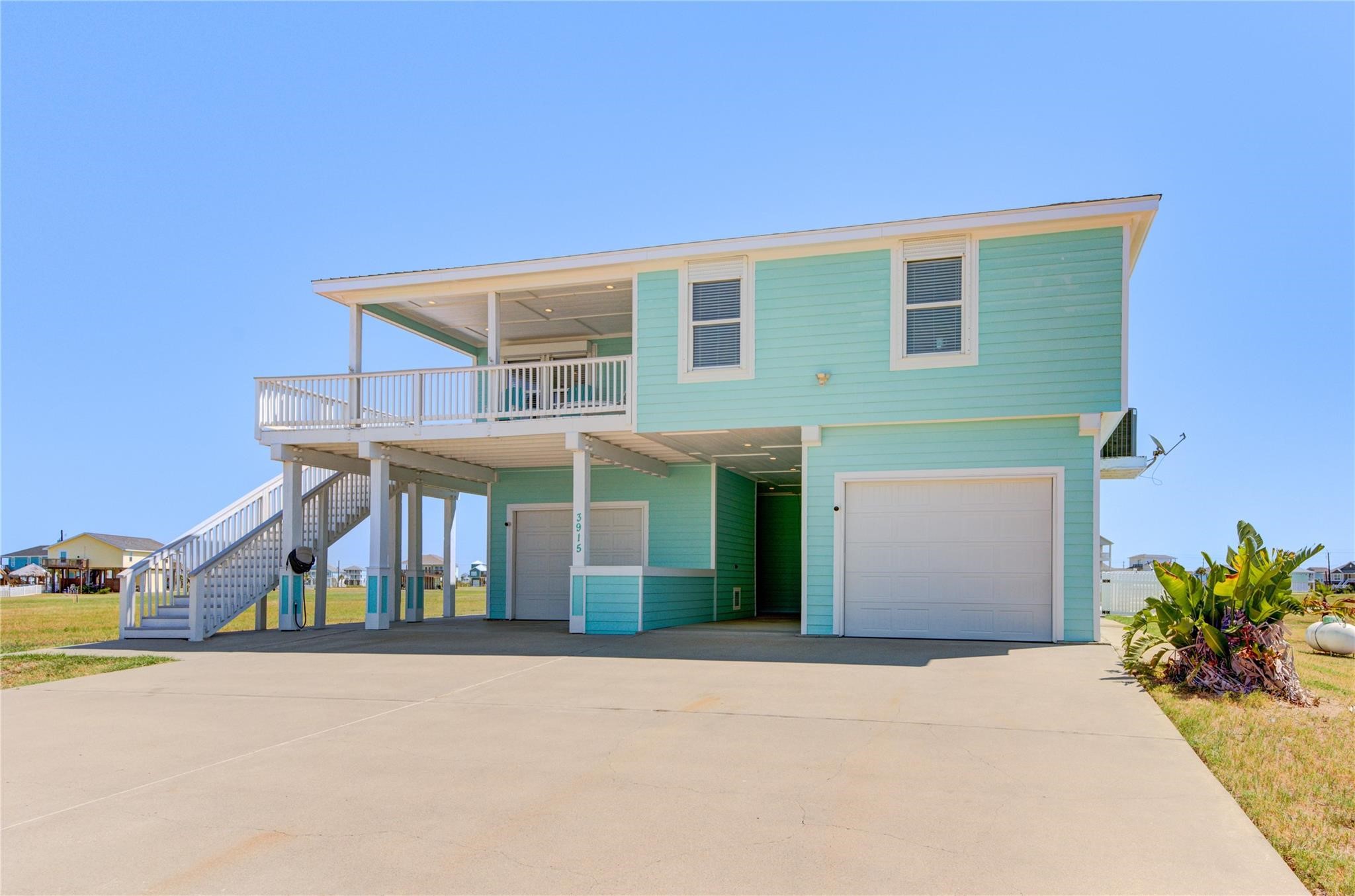 3915 Kiva Road Galveston, TX 77554 - Photo 3 of 44