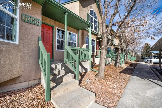 a view of outdoor space yard and patio
