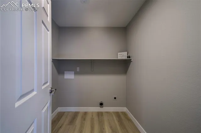 a view of utility room