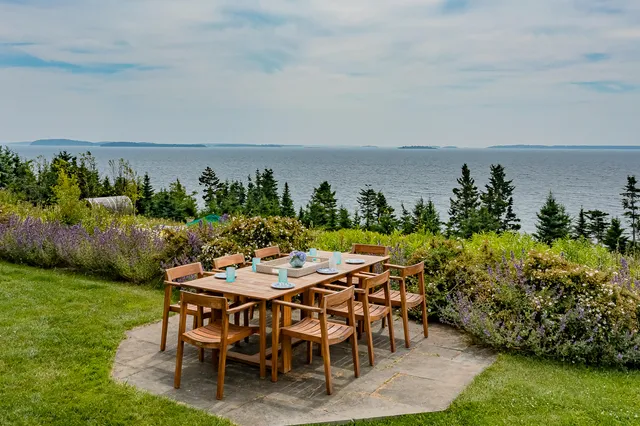 $6,750,000 | 866 Pendleton Point Road, Islesboro, ME 04848