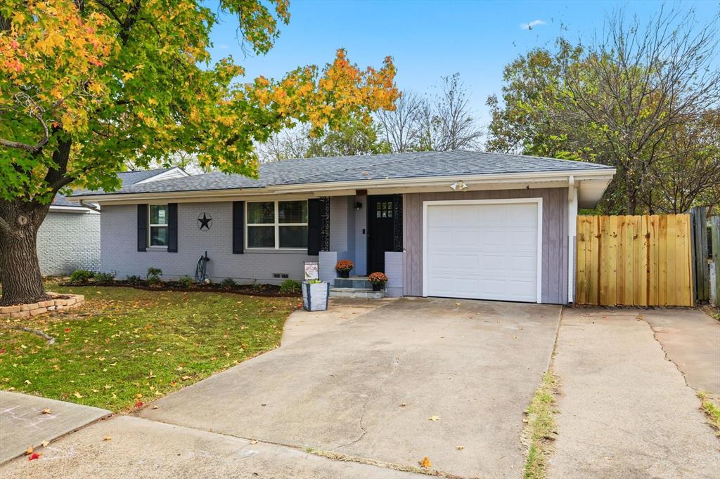 829 Inwood Drive McKinney, TX 75069 - Photo 2 of 40 Minutes from the vibrant Downtown McKinney Square