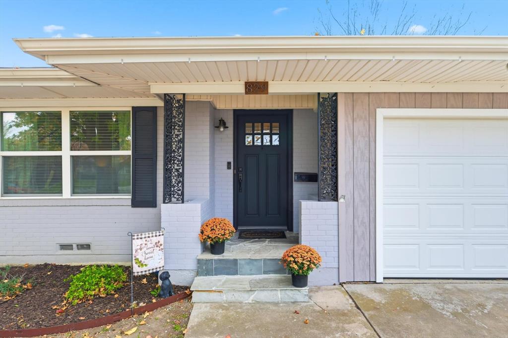 829 Inwood Drive McKinney, TX 75069 - Photo 3 of 40 Full of charm and character