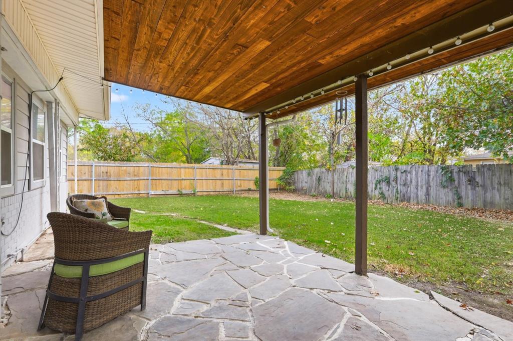 829 Inwood Drive McKinney, TX 75069 - Photo 32 of 40 Covered patio