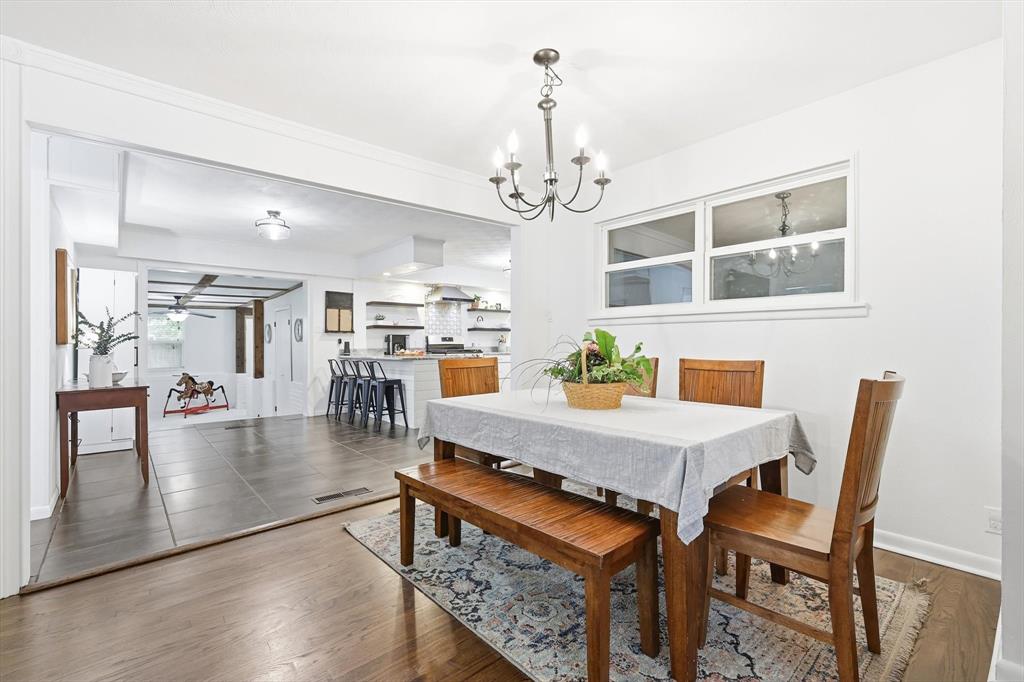 829 Inwood Drive McKinney, TX 75069 - Photo 10 of 40 Dining area flows to the eat-in-kitchen