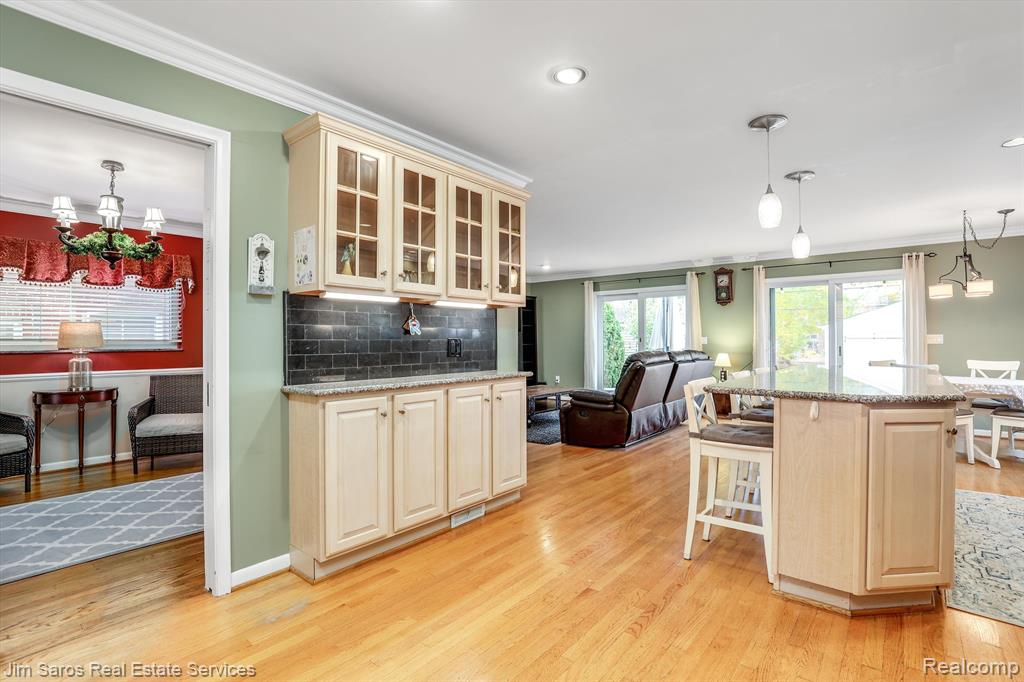 1838 Prestwick Road Grosse Pointe Woods, MI 48236 - Photo 7 of 26