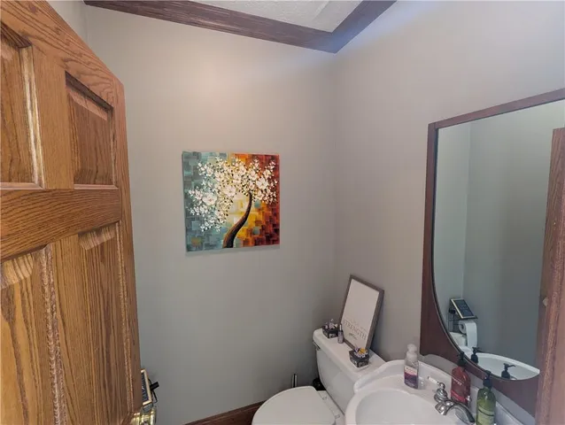 $585,000 | 1900 Yates Avenue, Horton, KS 66439