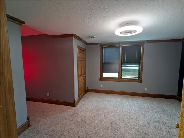 $515,000 | 1900 Yates Avenue, Horton, KS 66439