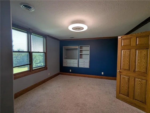 $585,000 | 1900 Yates Avenue, Horton, KS 66439