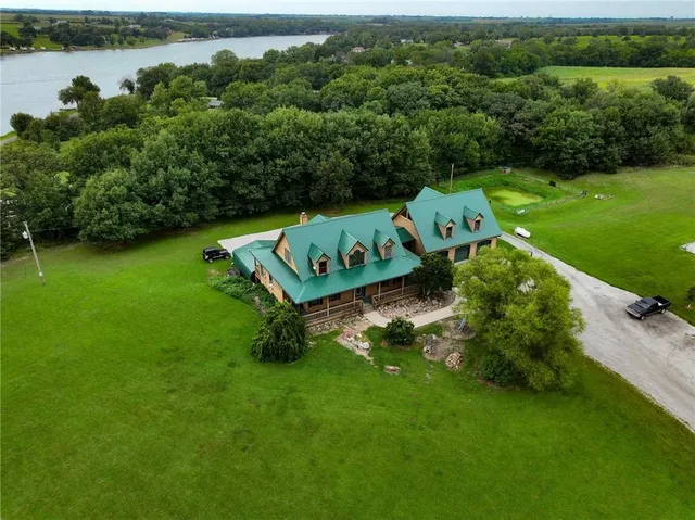 $585,000 | 1900 Yates Avenue, Horton, KS 66439
