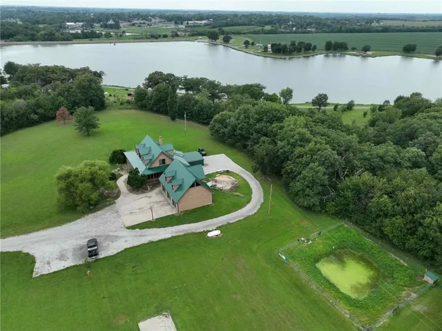 $585,000 | 1900 Yates Avenue, Horton, KS 66439