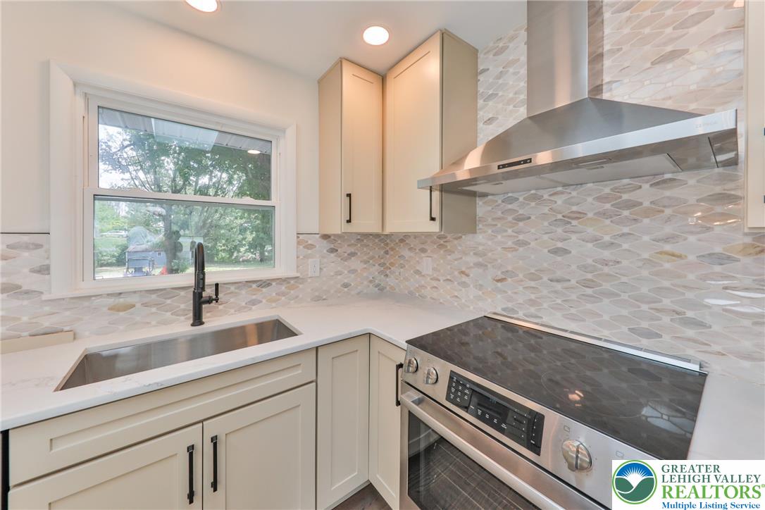 4830 Kernsville Road Orefield, PA 18069 - Photo 11 of 43