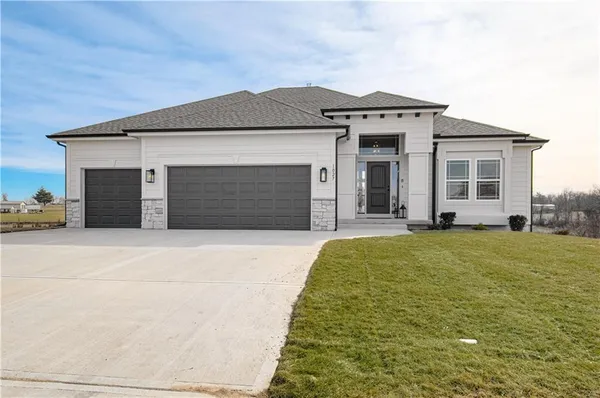 $649,900 | 1027 Fir Lane, Liberty, MO 64068