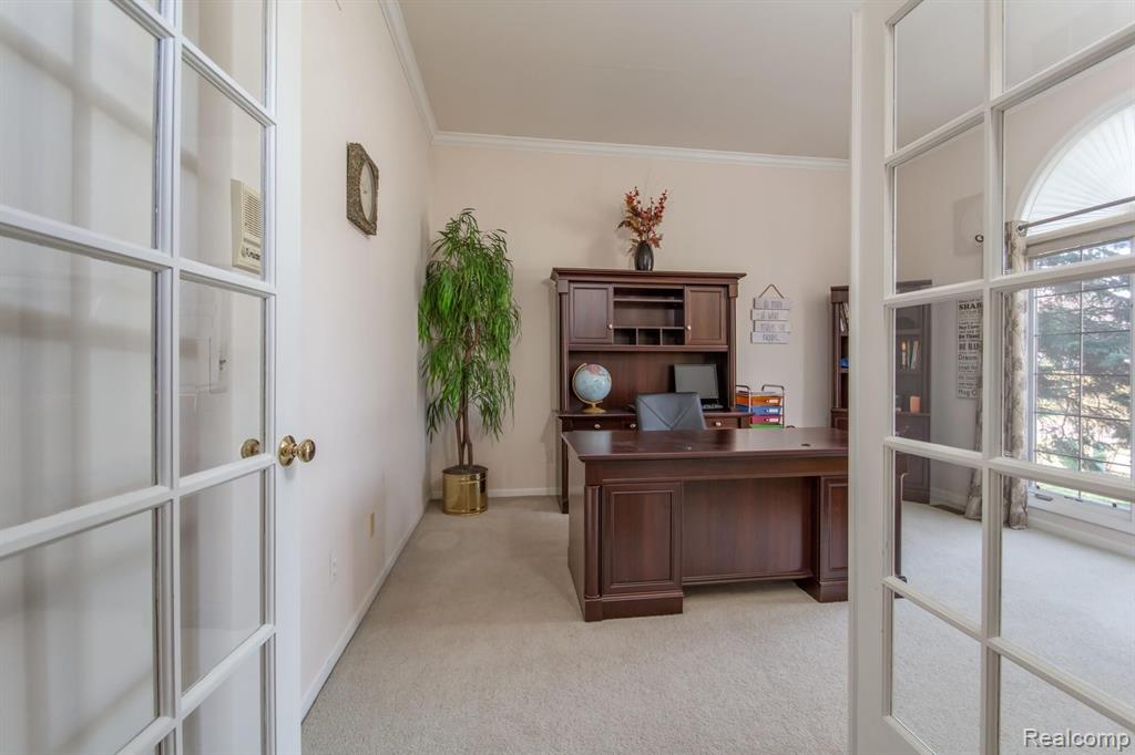 2074 Mapleridge Road Rochester Hills, MI 48309 - Photo 22 of 48