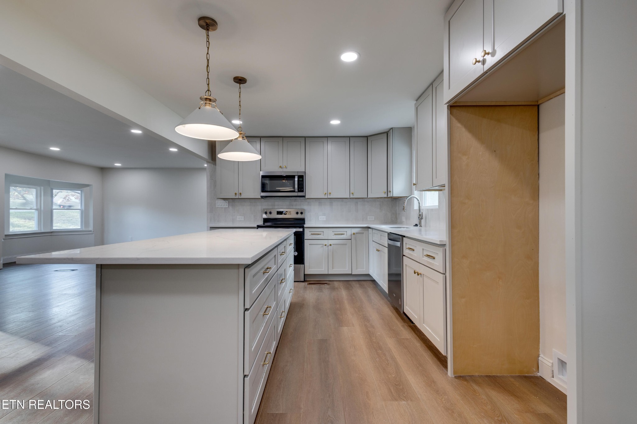 838 Whitehall Road Knoxville, TN 37909 - Photo 11 of 50