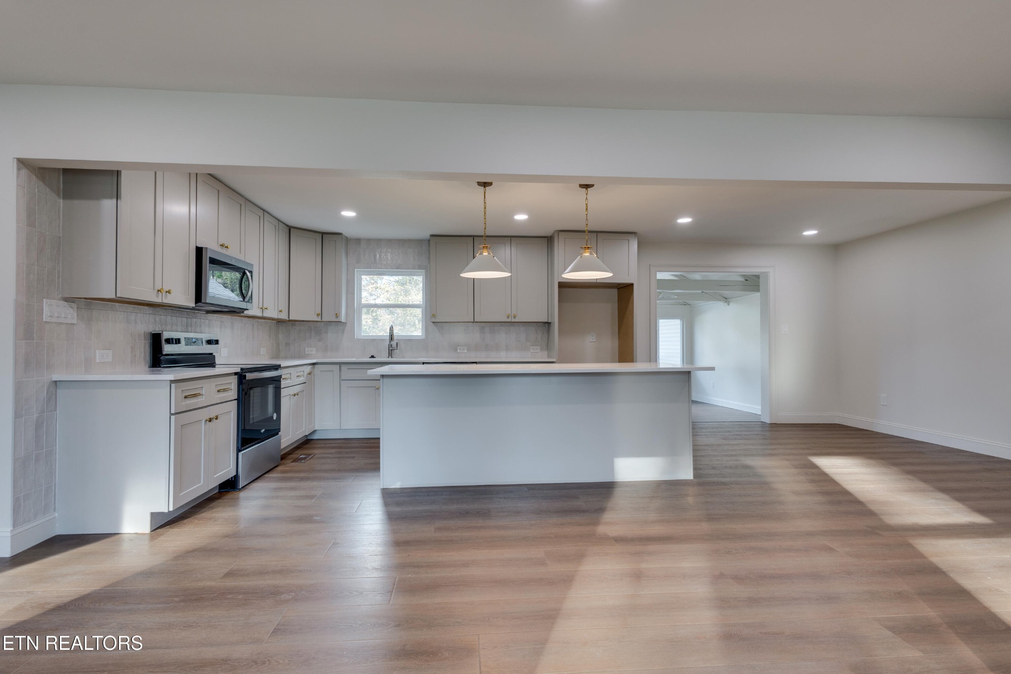 838 Whitehall Road Knoxville, TN 37909 - Photo 13 of 50