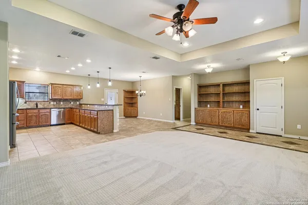 $419,000 | 100 Fairway Drive, Floresville, TX 78114