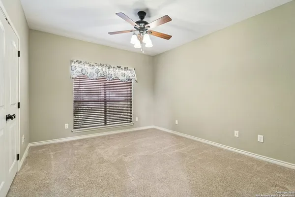 $419,000 | 100 Fairway Drive, Floresville, TX 78114