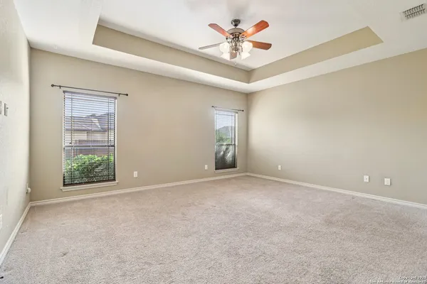 $419,000 | 100 Fairway Drive, Floresville, TX 78114