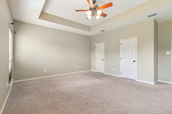 $419,000 | 100 Fairway Drive, Floresville, TX 78114