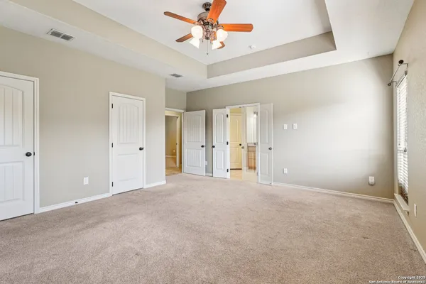 $419,000 | 100 Fairway Drive, Floresville, TX 78114