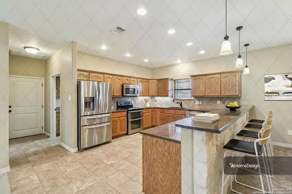 $419,000 | 100 Fairway Drive, Floresville, TX 78114