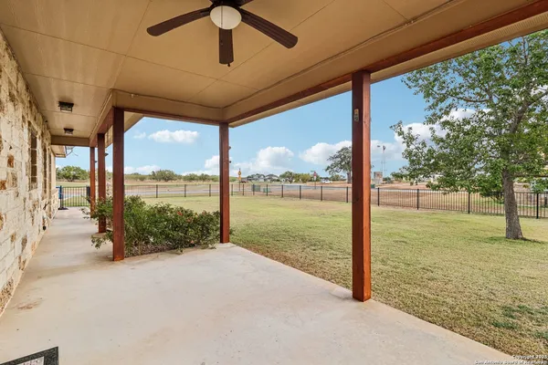 $419,000 | 100 Fairway Drive, Floresville, TX 78114