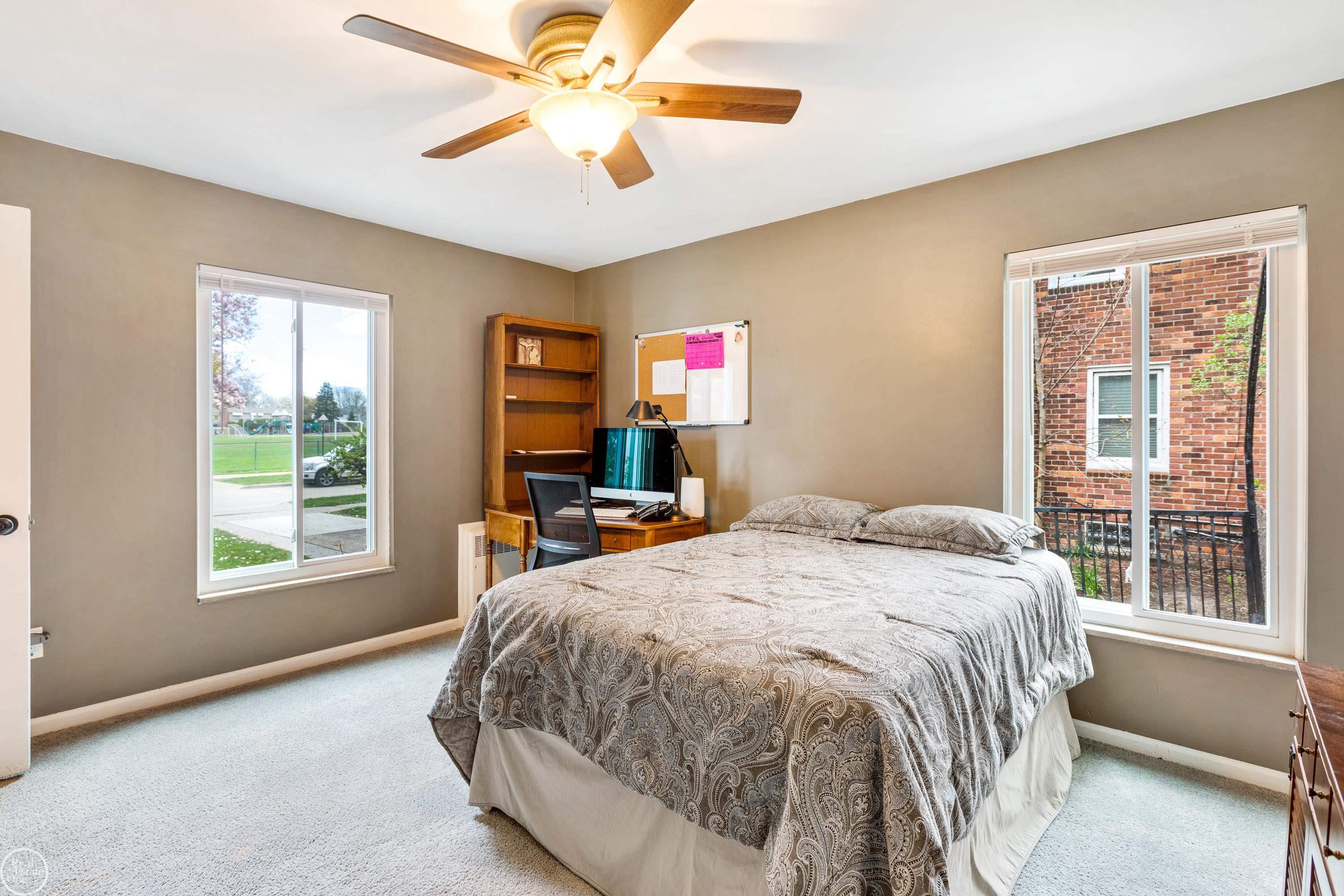 791 Roslyn Road Grosse Pointe, MI 48236 - Photo 25 of 57 1st floor bedroom