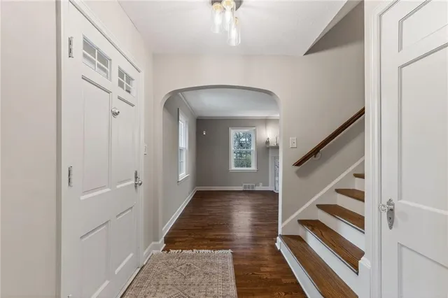 $699,950 | 900 Northeast Barnes Avenue, Kansas City, MO 64118