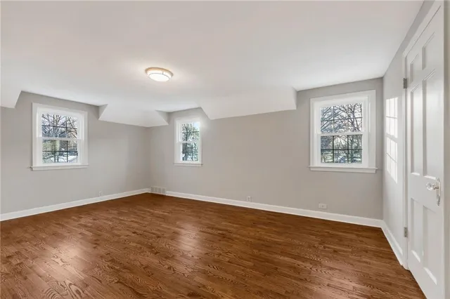 $699,950 | 900 Northeast Barnes Avenue, Kansas City, MO 64118