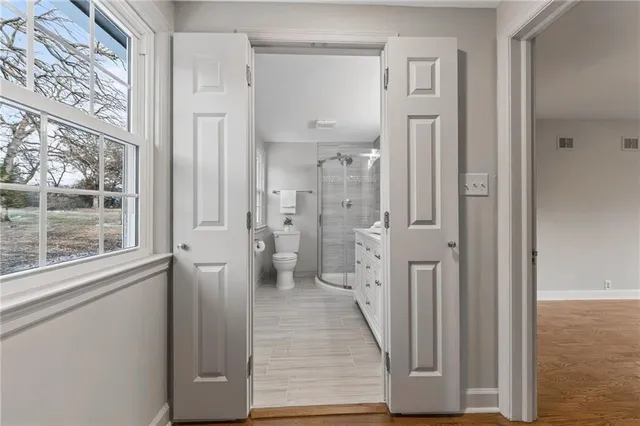 $699,950 | 900 Northeast Barnes Avenue, Kansas City, MO 64118