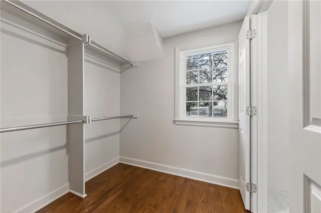 $699,950 | 900 Northeast Barnes Avenue, Kansas City, MO 64118