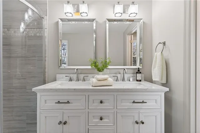 $699,950 | 900 Northeast Barnes Avenue, Kansas City, MO 64118