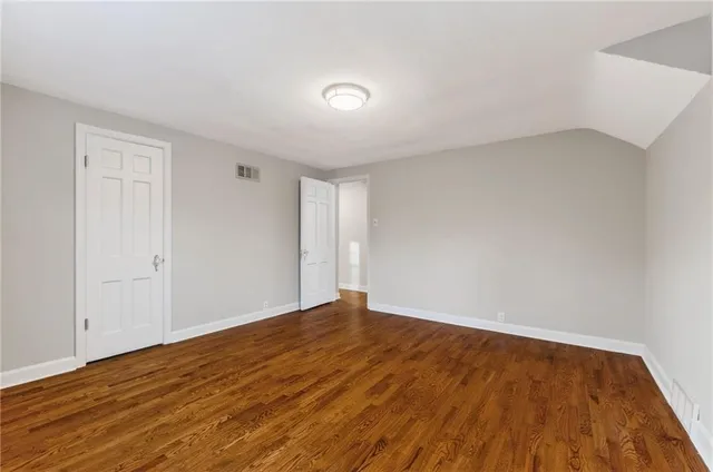 $699,950 | 900 Northeast Barnes Avenue, Kansas City, MO 64118