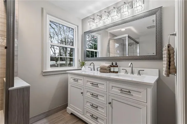 $699,950 | 900 Northeast Barnes Avenue, Kansas City, MO 64118