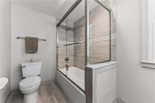 $699,950 | 900 Northeast Barnes Avenue, Kansas City, MO 64118